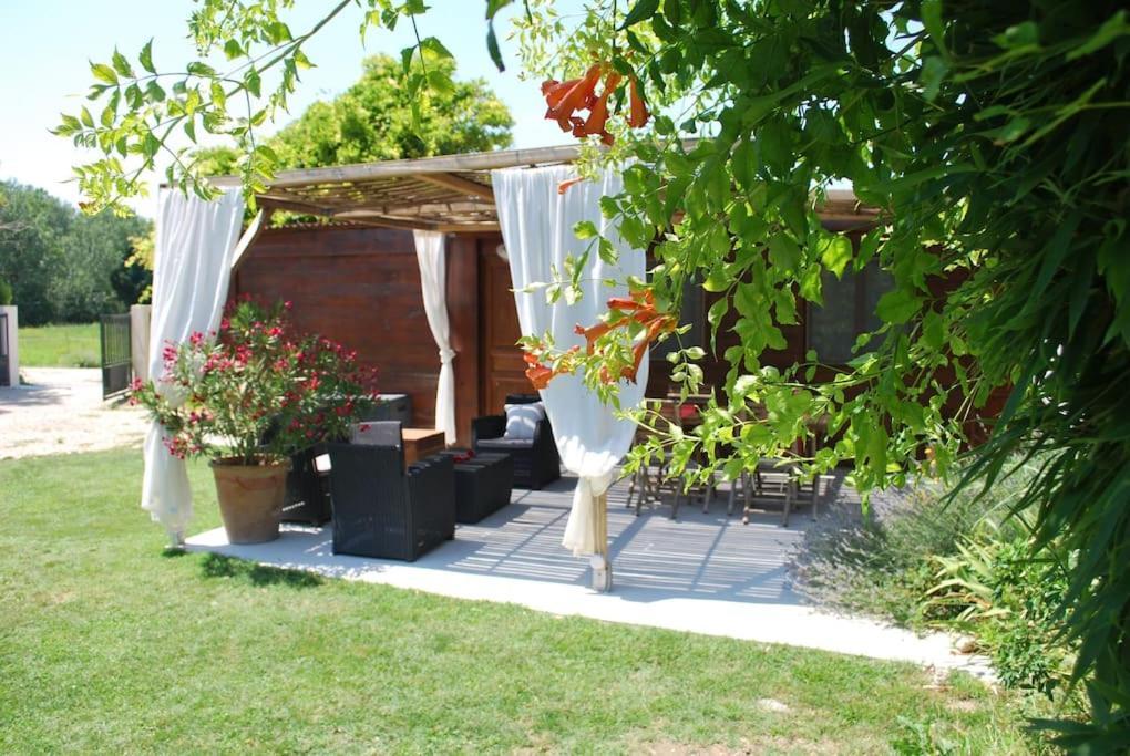 Le Cabanon Tendance Du Luberon Mérindol エクステリア 写真