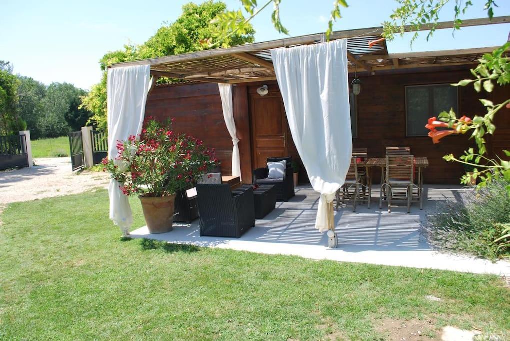 Le Cabanon Tendance Du Luberon Mérindol エクステリア 写真
